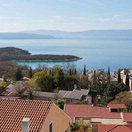Apartment Galerija By El-Pi Tours Njivice Εξωτερικό φωτογραφία