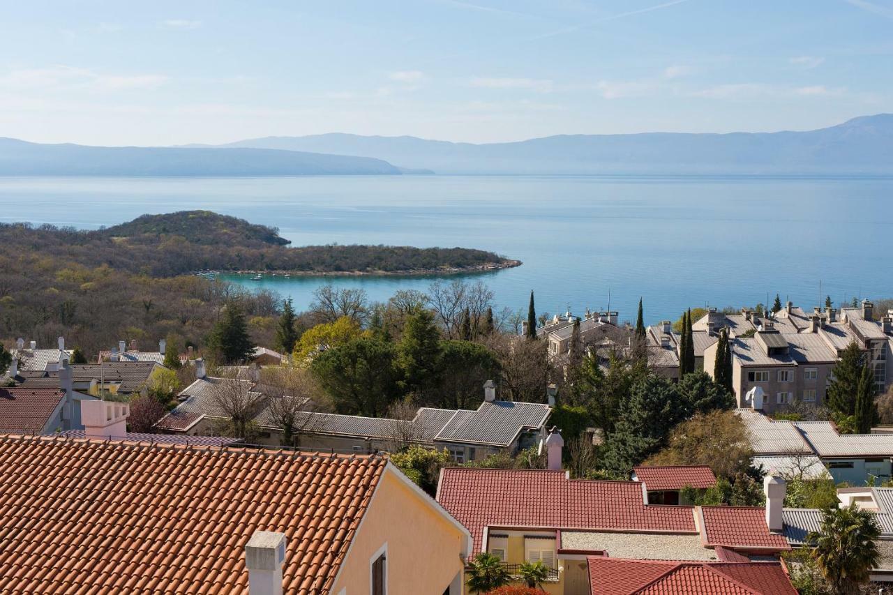 Apartment Galerija By El-Pi Tours Njivice Εξωτερικό φωτογραφία